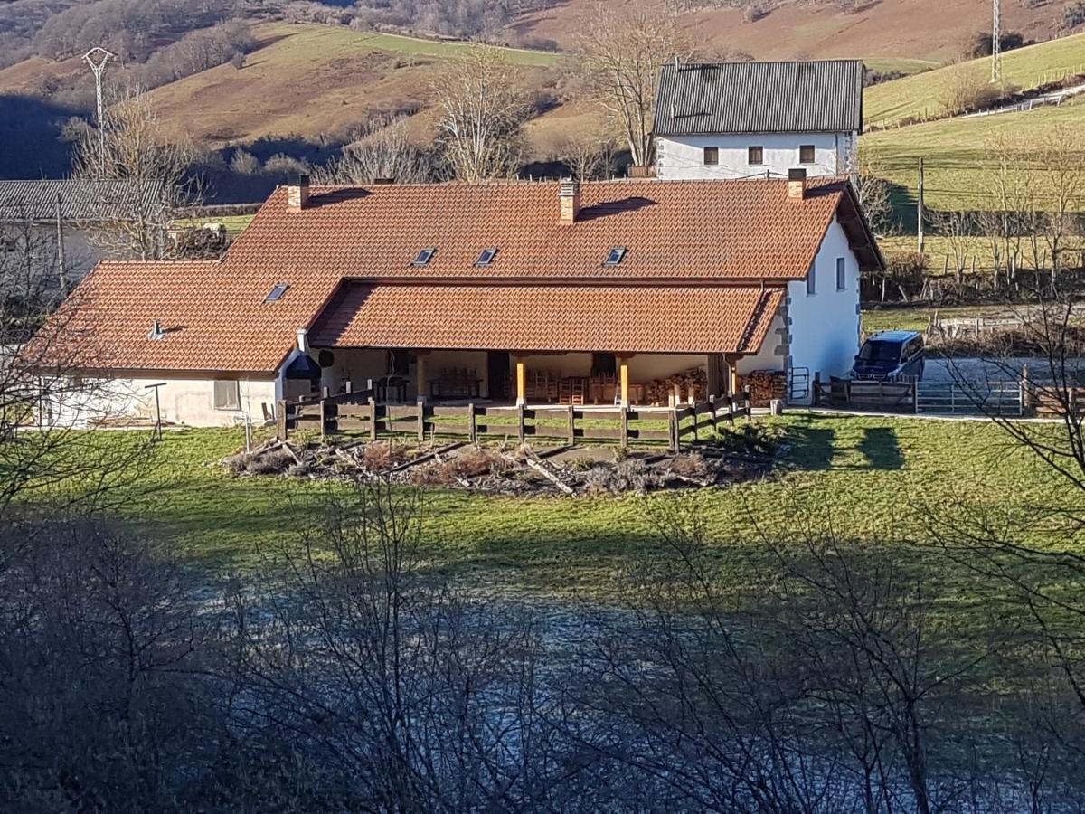 Hostal Rural Iratiko Urkixokoa Pension Orbaiceta Buitenkant foto